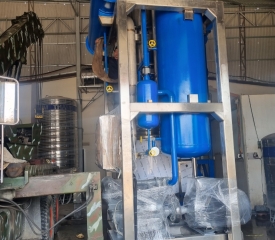 Cầu hàng lên Container máy làm nước đá