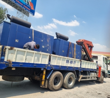 Cẩu hàng công nghiệp nặng Cẩu hàng công nghiệp nặng