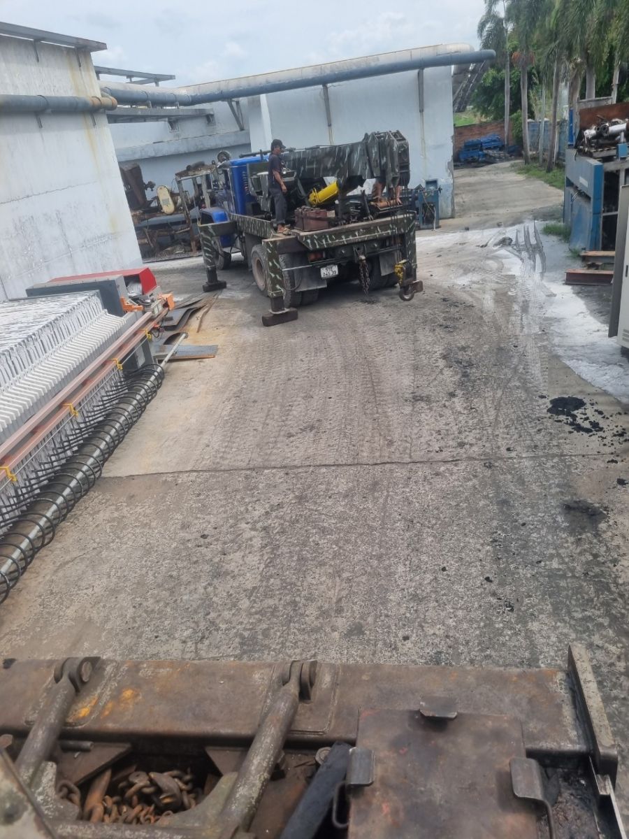 Xe cẩu đến công trình, nhận cẩu hàng hoá nặng